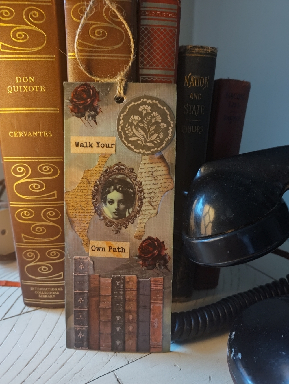 Vintage-Inspired 'Walk Your Own Path D Corative Bookmark